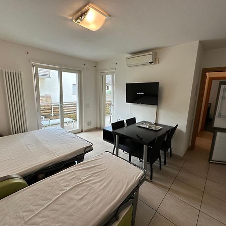 4 Limoni Apartment Resort ริวาเดลการ์ดา ภายนอก รูปภาพ