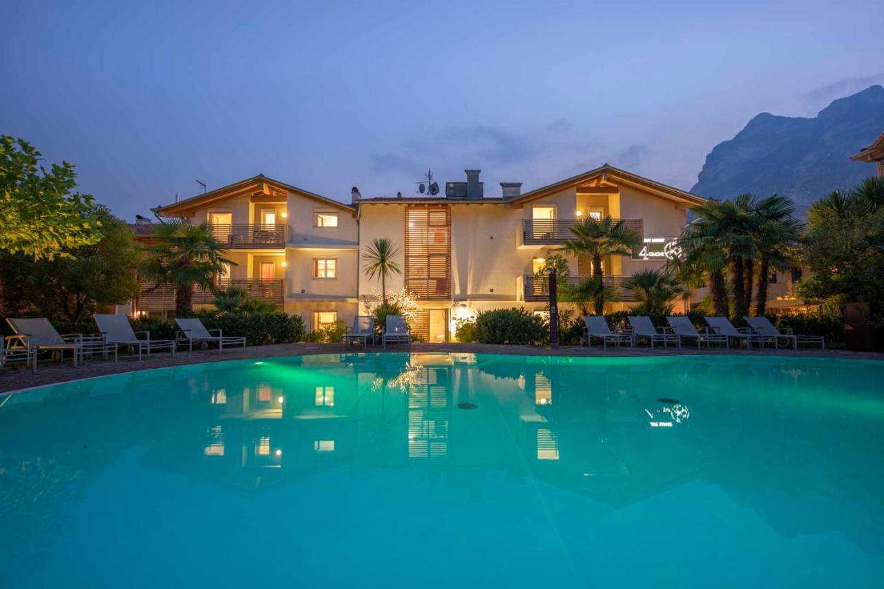 4 Limoni Apartment Resort ริวาเดลการ์ดา ภายนอก รูปภาพ