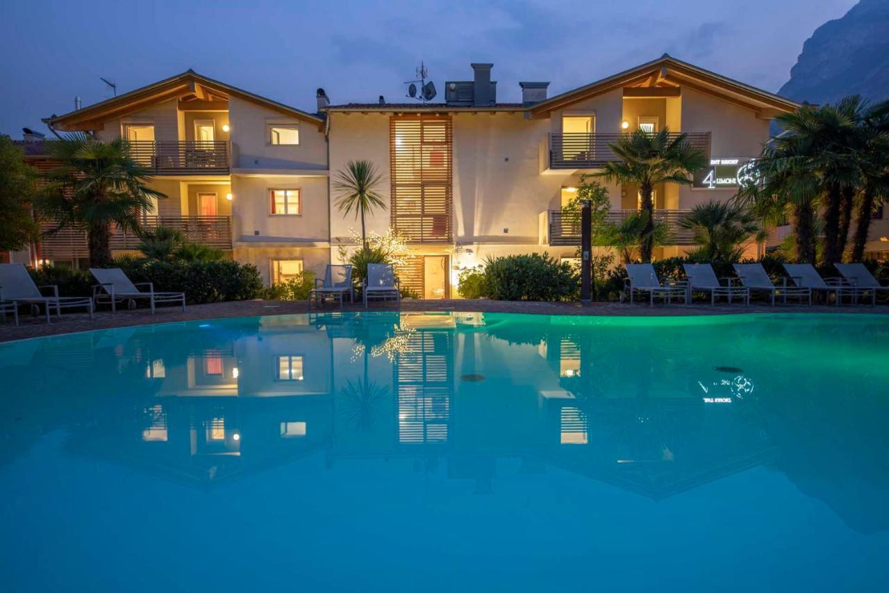 4 Limoni Apartment Resort ริวาเดลการ์ดา ภายนอก รูปภาพ